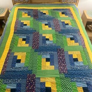 HANDMADE QUILT Pieced LOG CABIN COURTHOUSE STEP Colorful Patchwork Retro
